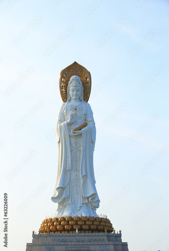 Fototapeta premium kwan-yin statue in hainan island ,china
