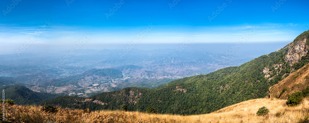Fototapeta premium Panorama Viewpoint at Kew mae pan nature trail, Doi Inthanon nat