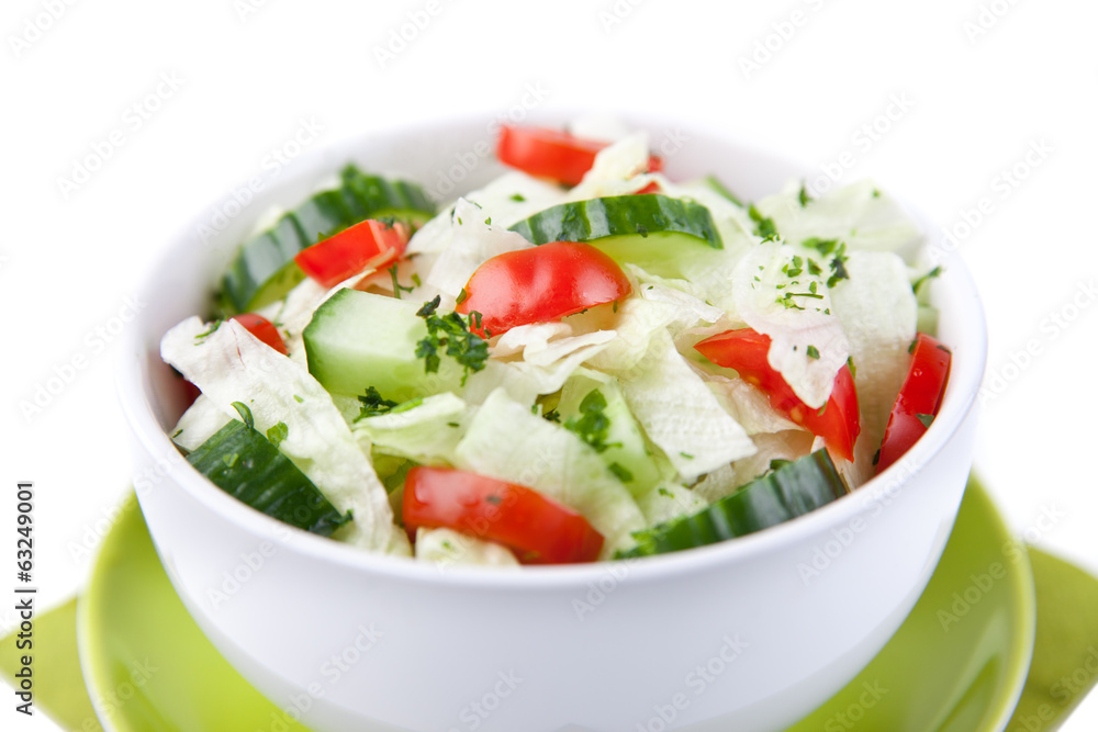 Frischer Salat mit Salatgurken und Tomate Frischer Salat mit Salatgurken und Tomate