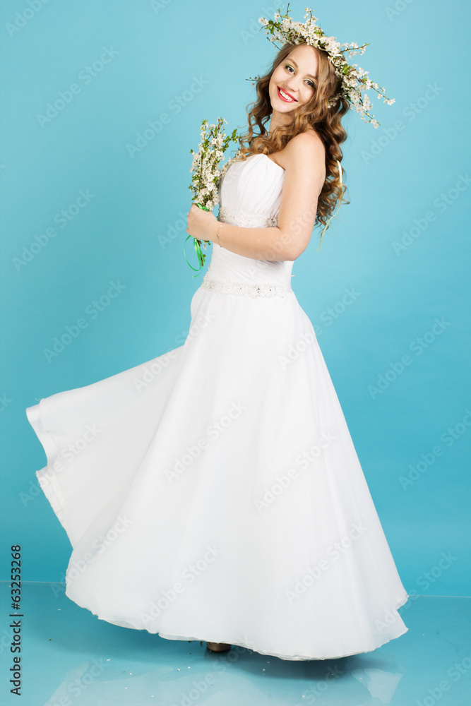 Fototapeta premium Beautiful bride with cherry wreath