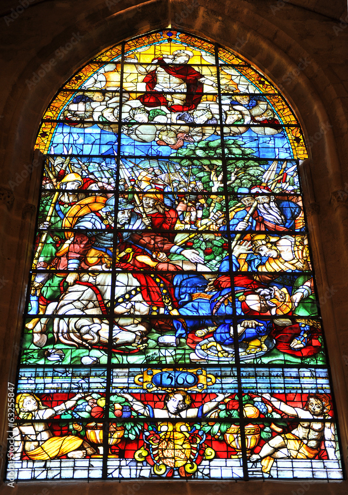 Vidriera del apóstol Santiago, Catedral de Sevilla, España