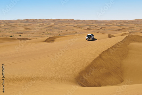 4WD Driving in the Desert © emarzo