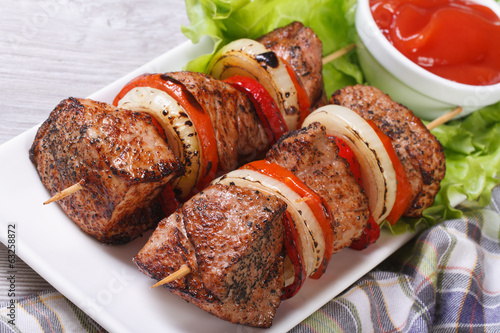 grilled Skewers with vegetables and sauce