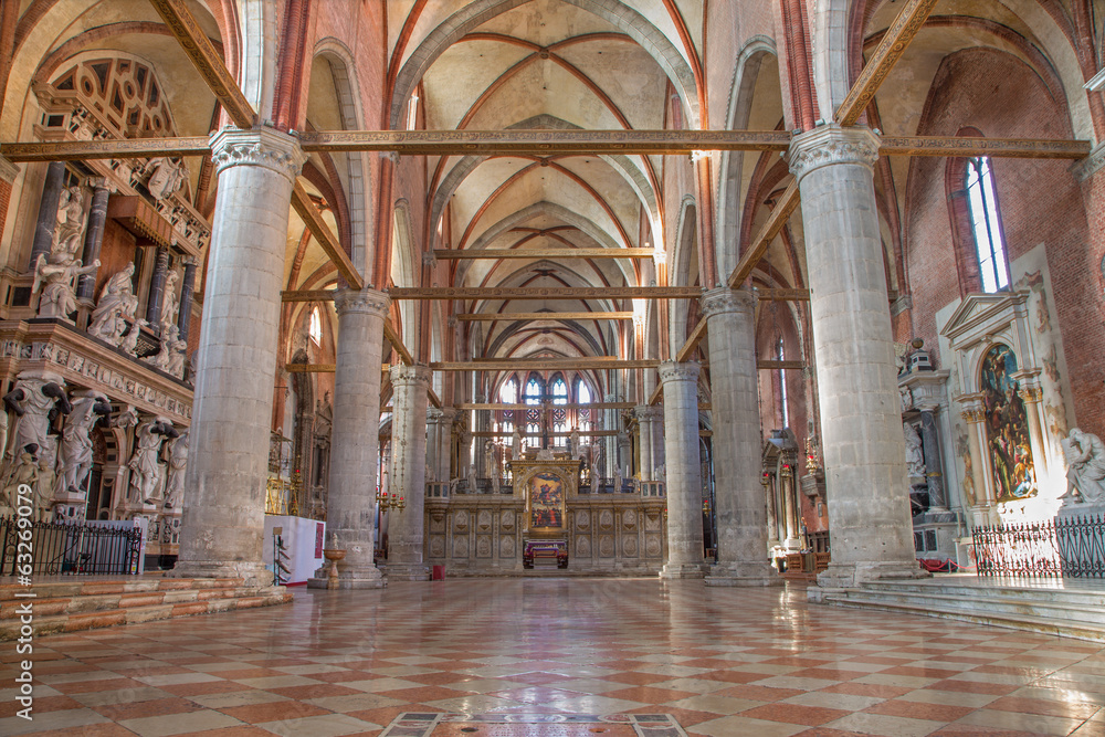 Fototapeta premium Venice - Nave of church Santa Maria Gloriosa dei Frari.