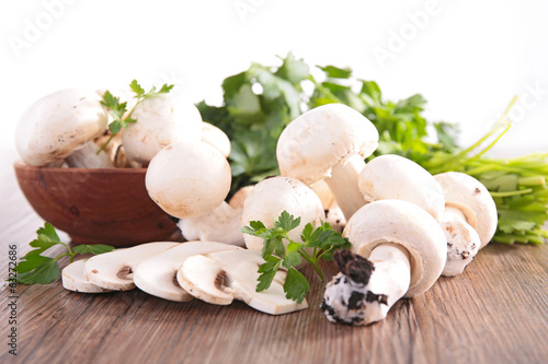 raw mushroom and parsley