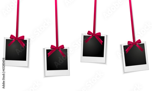 ベクター、赤いリボンに吊るされた写真のフレーム