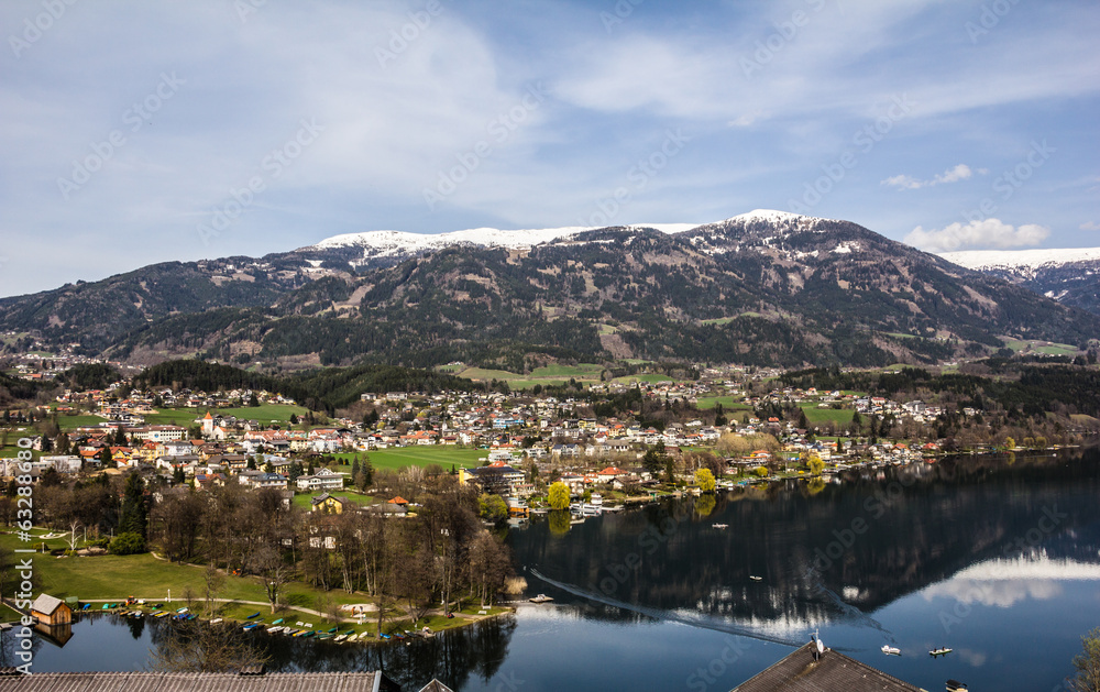 Fototapeta premium Widok Na Seeboden Wiosną