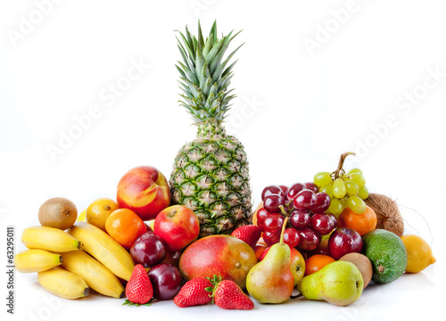 Fototapeta Naklejka Na Ścianę i Meble -  fruits isolated on a white background