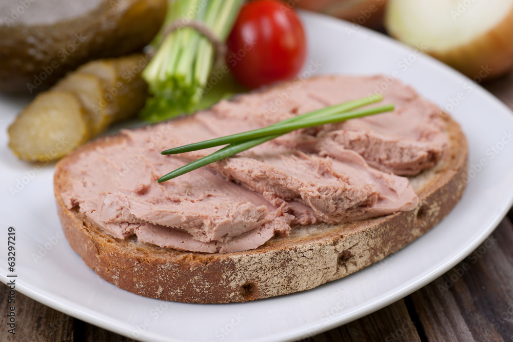 Bread with liver sausage