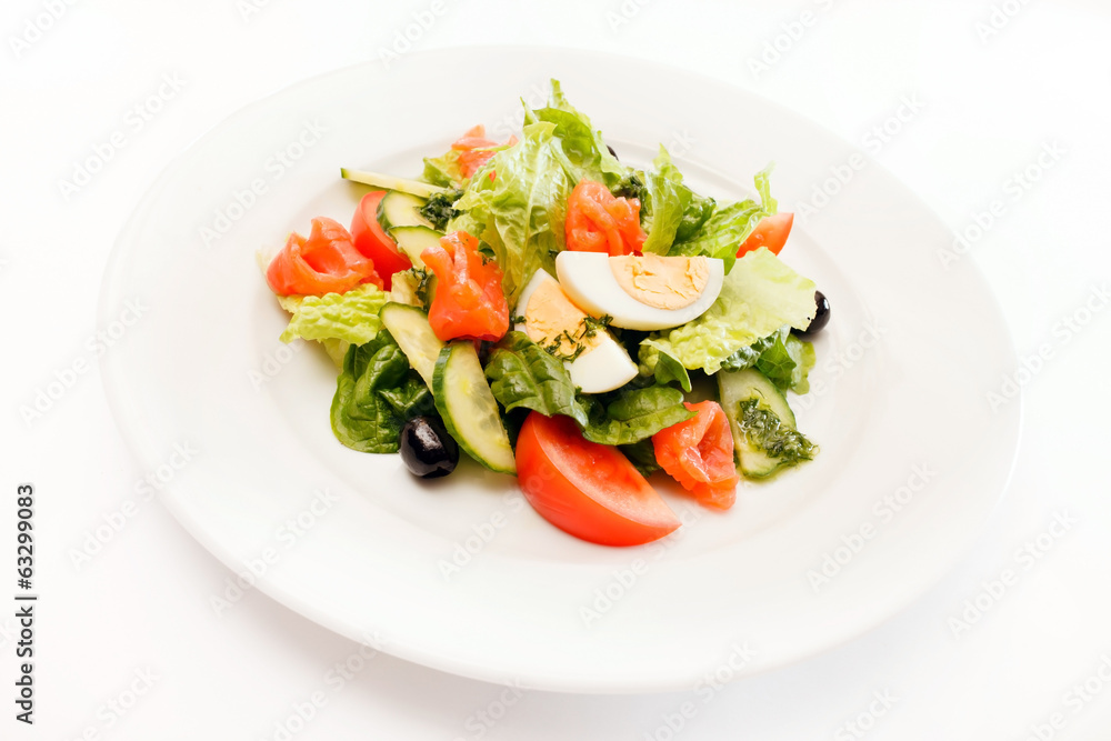 vegetable salad with egg