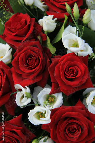 White and red wedding arrangement