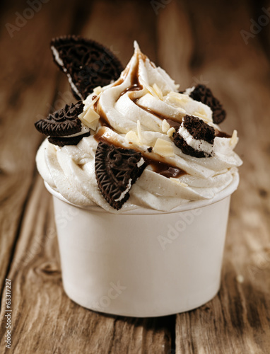 Vanilla ice cream with oreos and chocolate sauce