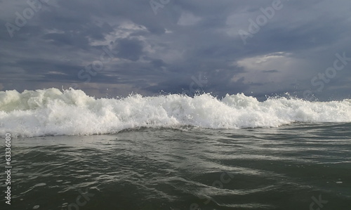 Fototapeta Naklejka Na Ścianę i Meble -  Beautiful Sea Wave. Sunlight. Vietnam.