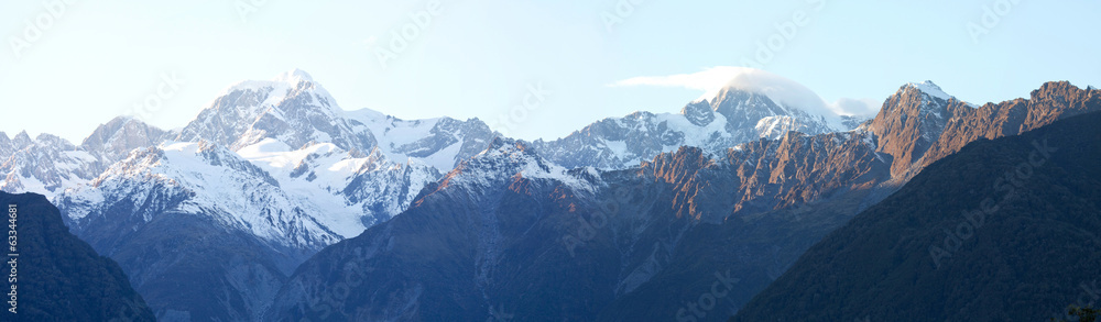 Obraz premium Nice panoramic view in autumn at mount Cook national park