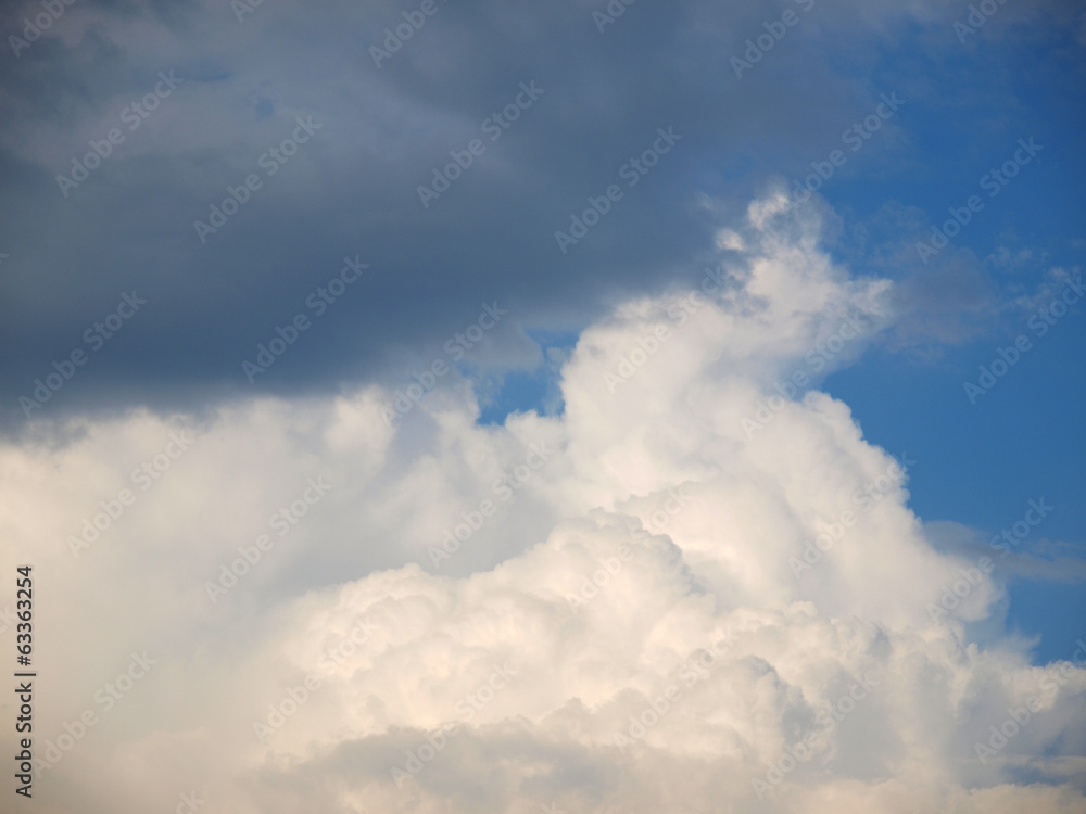 Beautiful clouds in the sky Beautiful clouds in the sky