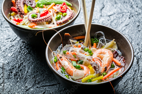 Seafood with noodles and vegetables