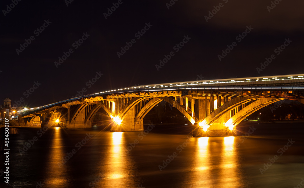 Metro bridge over the Dnieper river in Kiev, Ukraine Metro bridge over the Dnieper river in Kiev, Ukraine
