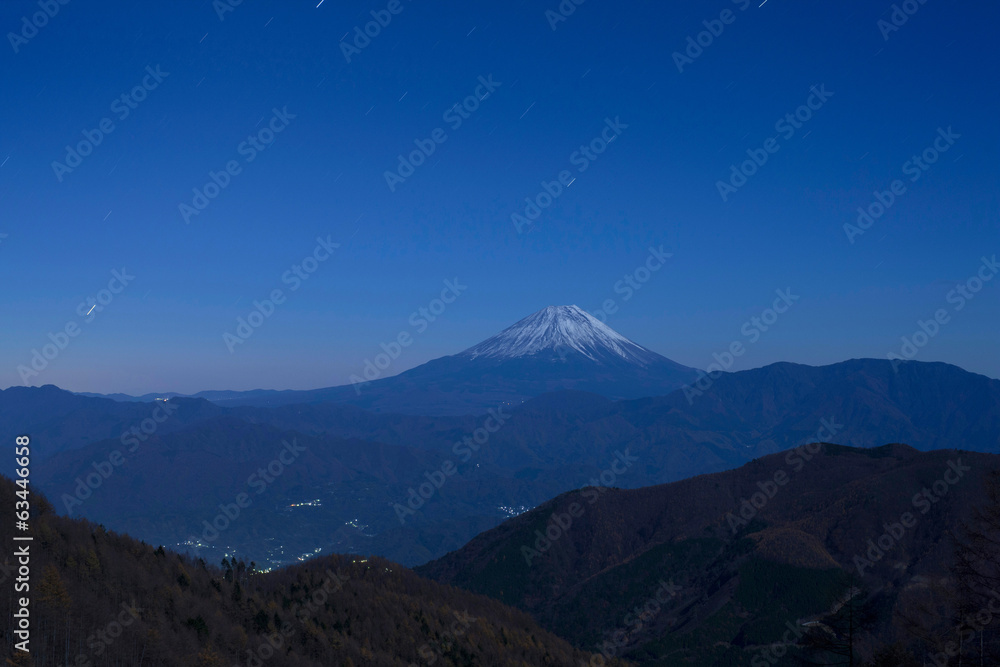 櫛形山からの夜の富士山
