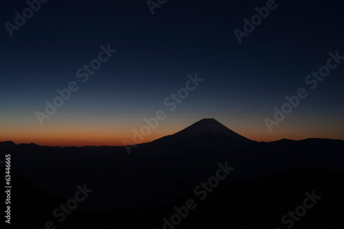 櫛形山からの夜明けの富士山