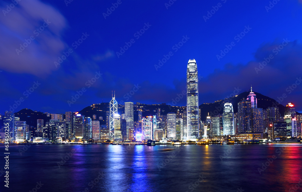 Naklejka premium Hong Kong city at night