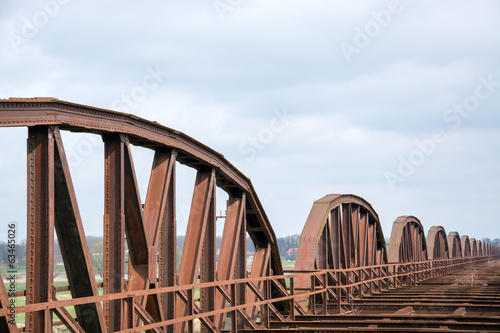 Rostige Eisenbahnbrücke © U. Gernhoefer