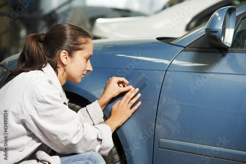 Photos auto mechanic colourist matching color