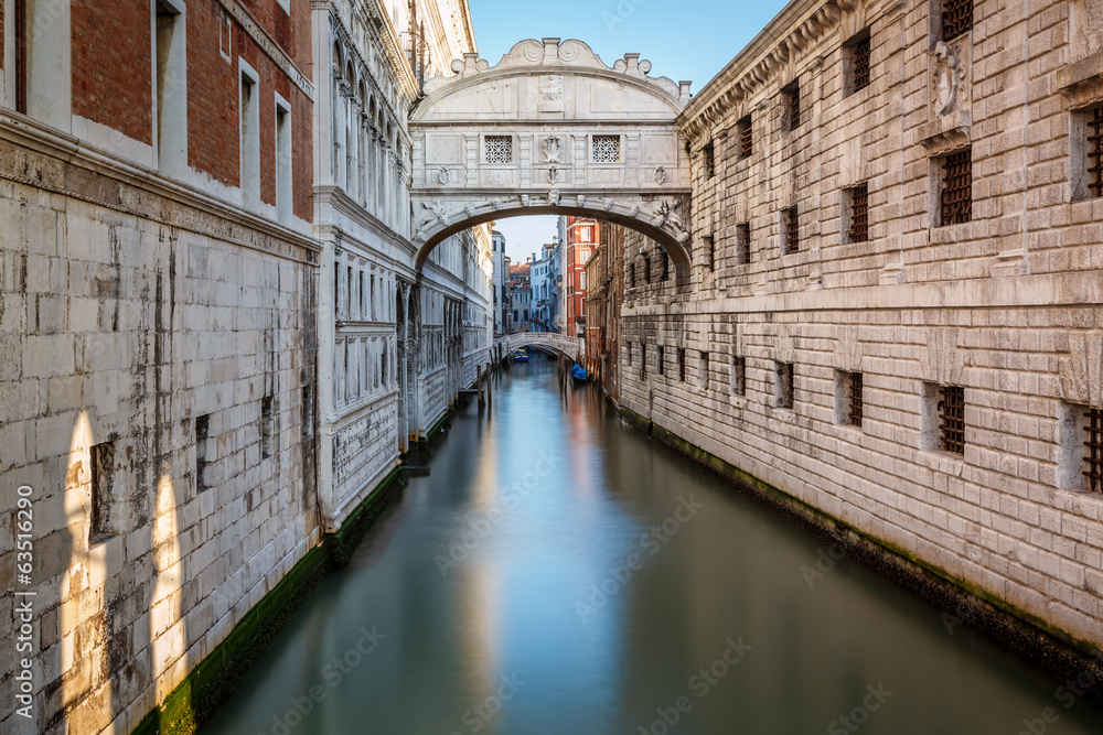 Bridge of Sighs and Doge's Palace in Venice, Italy