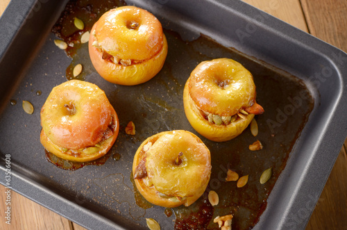 Baked apples