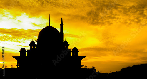 Photography Putra mosque silhouette in Putrajaya, Malaysia
