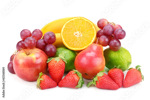 Fototapeta Naklejka Na Ścianę i Meble -  fruits isolated on white background