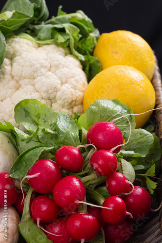 Fototapeta Naklejka Na Ścianę i Meble -  fresh vegetables in wicker tray