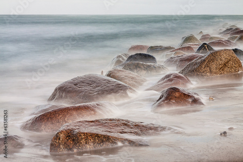 Steine an der Küste der Ostsee.