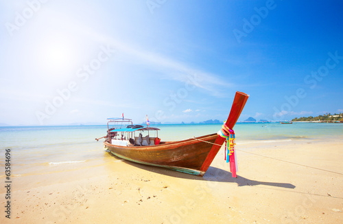 Long tail boat on tropical beach, Krabi, Thailand © Alexander Ozerov