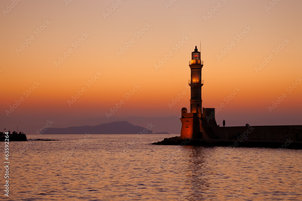 Старый маяк на закате. Греция. Крит. Ханья