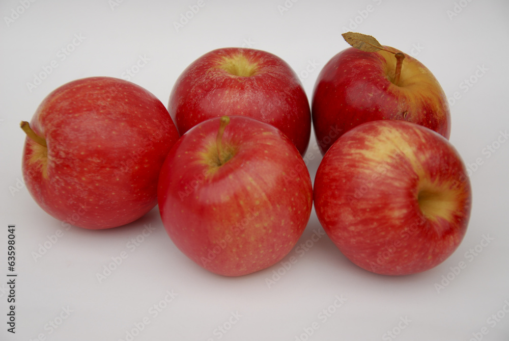 Red apples Red apples