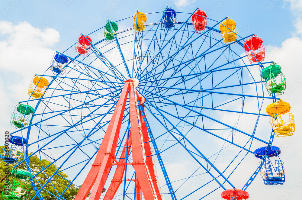 Fototapeta premium Vintage ferris wheel in the park