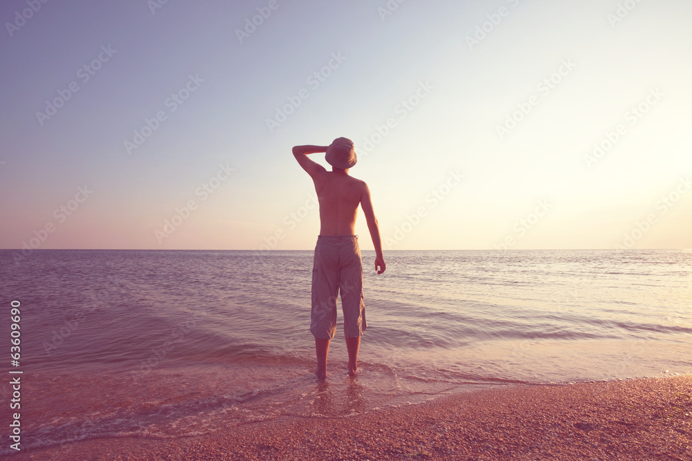Fototapeta premium Boy on the beach