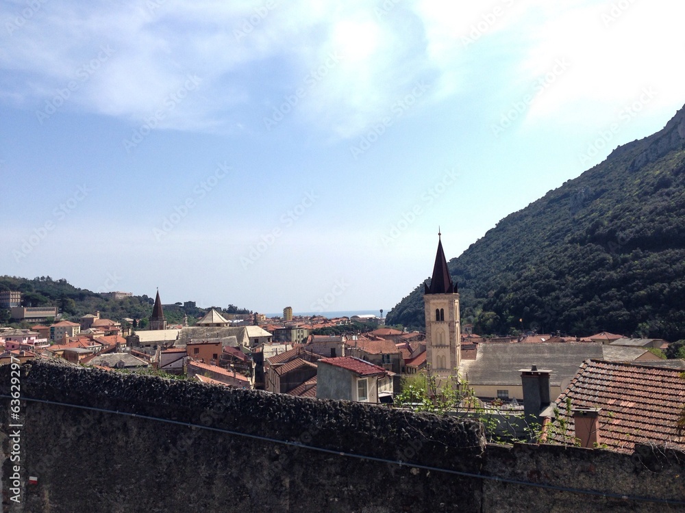 Obraz premium oltre il muro