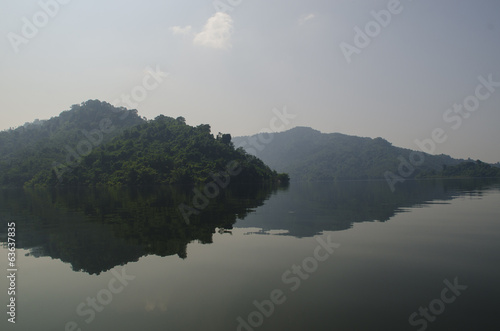 Reservoir in tropical forest © chokniti