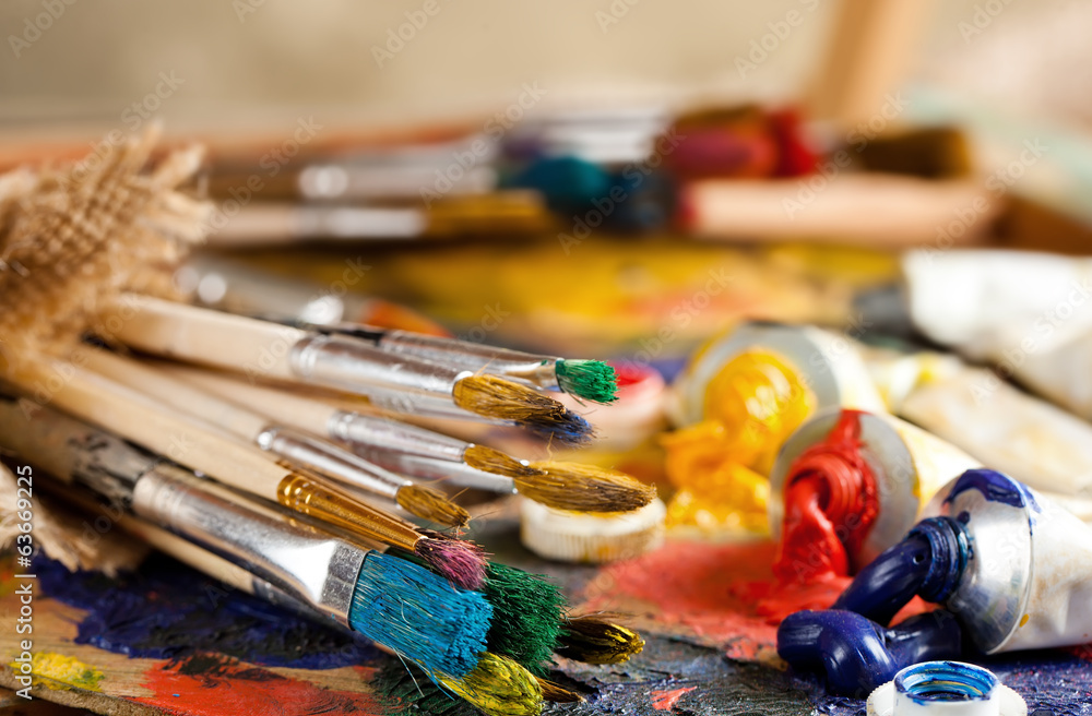 Fototapeta premium Paints and brushes