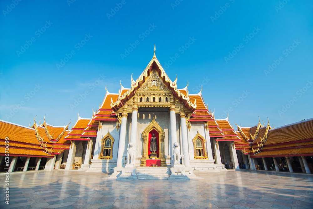 Fototapeta premium Wat Benjamabophit in Bangkok