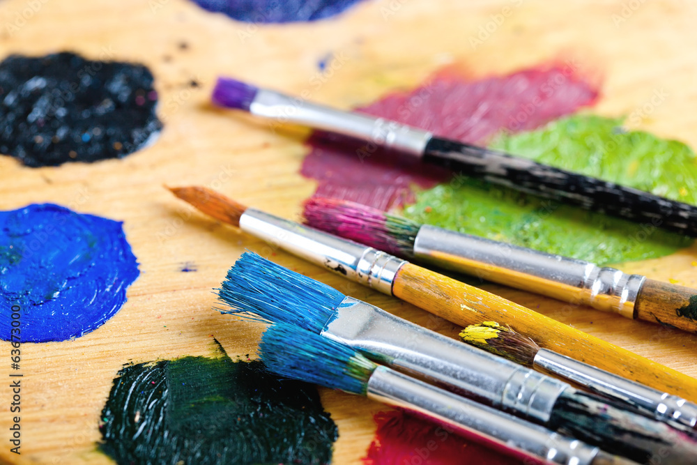 Obraz premium Paints and brushes