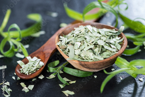 Papier peint Portion of dried Tarragon