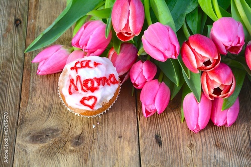 Muffin mit Tulpen zum Mutte...