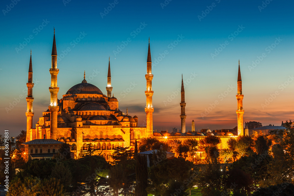 Blue Mosque in Istanbul, with sunset