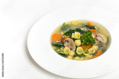 Vegetable soup with spinach and pasta