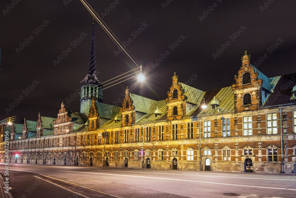 Obraz premium Borsen (The Stock Exchange) in evening, Copenhagen