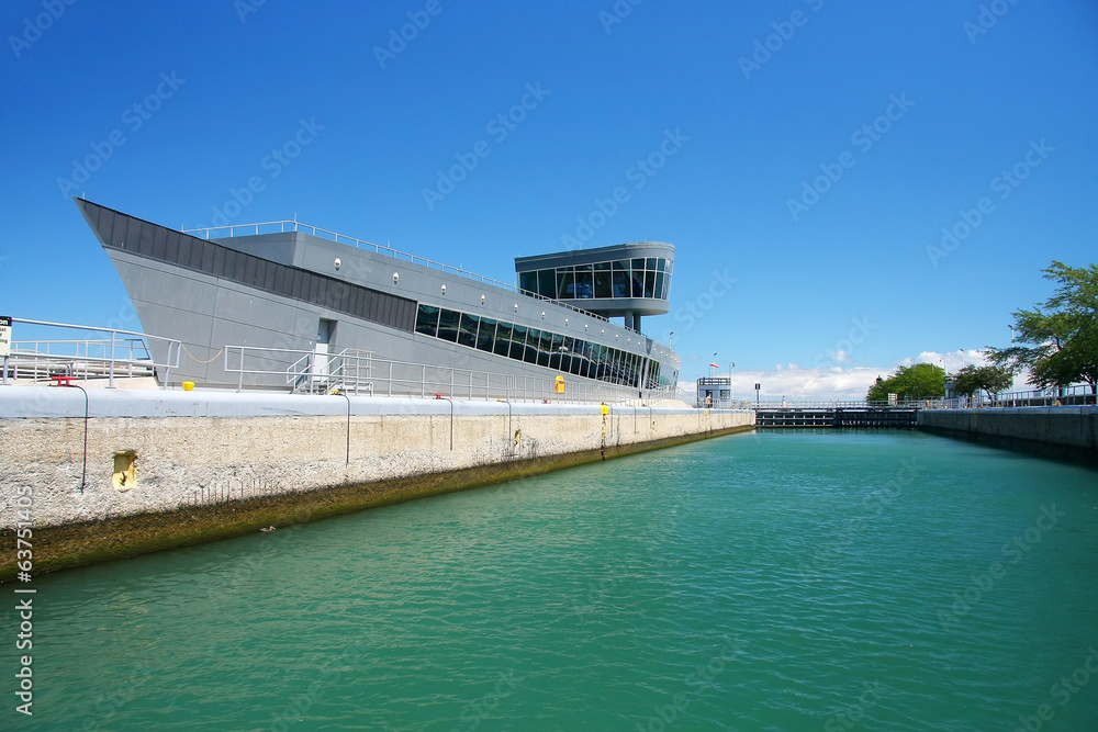 Fototapeta premium Chicago river and boat