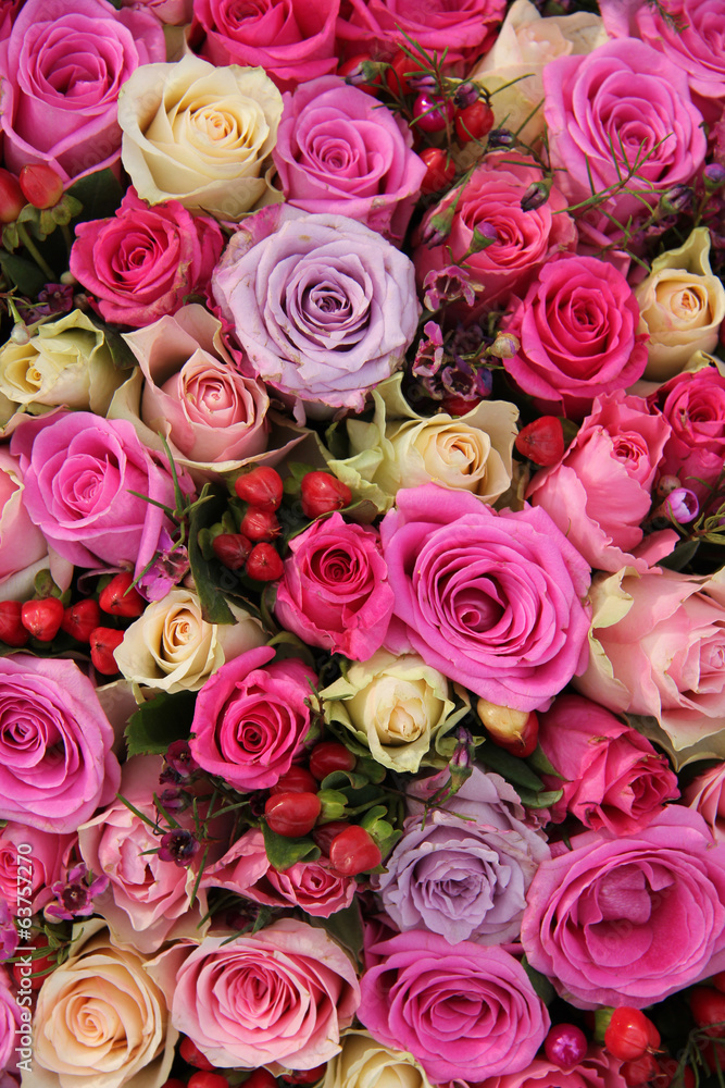 Centerpiece in pink and purple Centerpiece in pink and purple