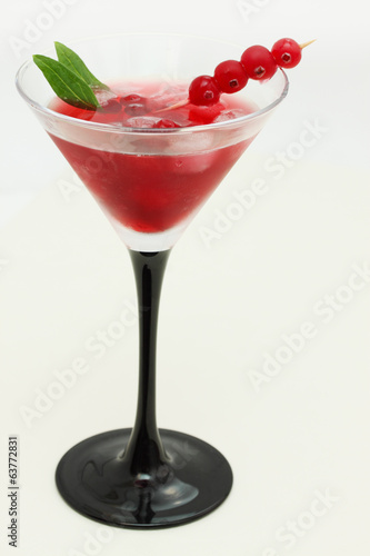 cocktail with cranberry